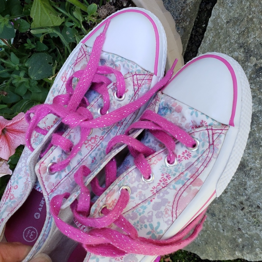 AIRWALK Floral Canvas Kids Casual SNEAKERS SZ 3.5 GIRLS EUC (BIN 006)